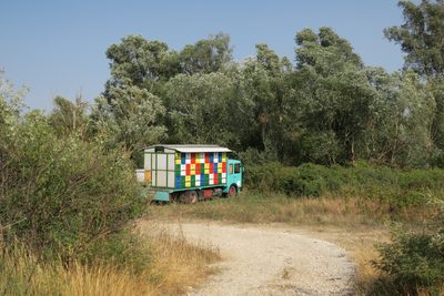 Med je na točkovima. Pčelarske dove