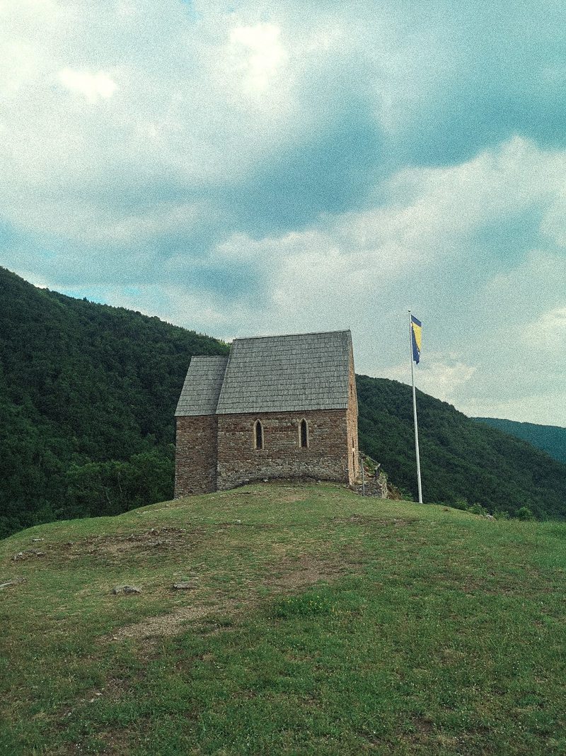 Bobovac, the chapel on the hill above Mijakovići