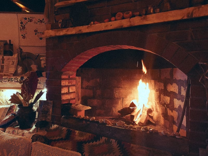 Conversation by the fire · Raзgovoriшte